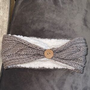 Gray Knit Headband with Button